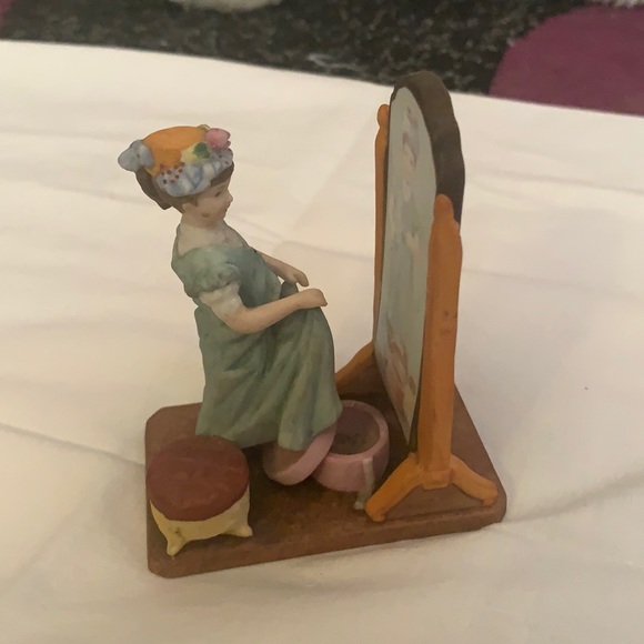Norman Rockwell Other - 🌸 3/$15 Norman Rockwell 1985 "Almost Grown Up" Figurine